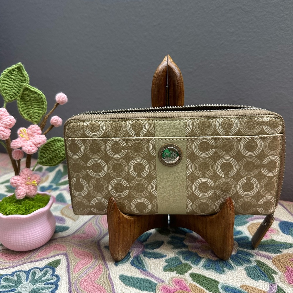 Coach Beige and Cream Wallet-AUTHENTIC